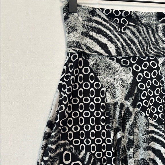 LAPIS Black and White Print Fold Over Waist Skirt Size Small - Picture 3 of 6